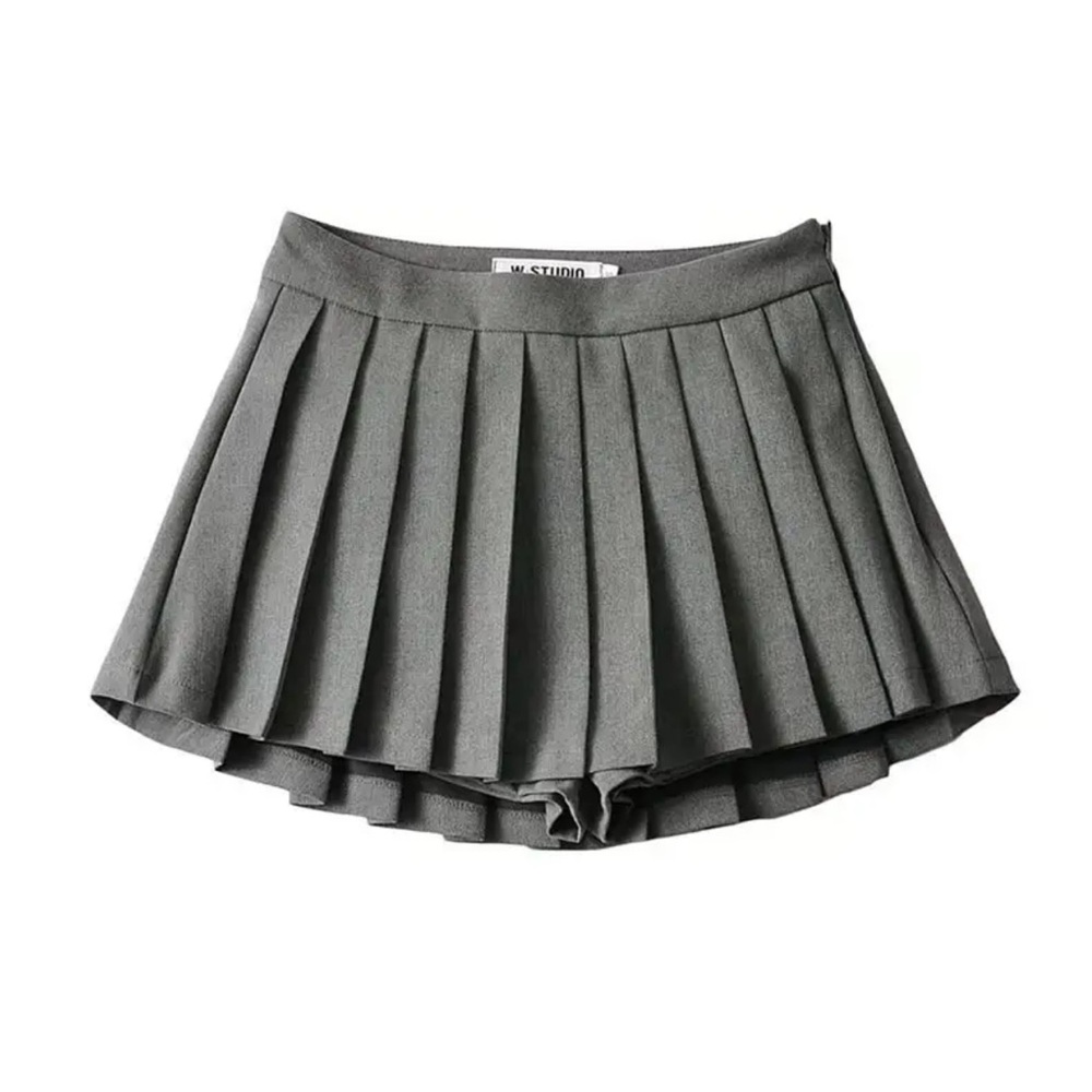 SOLD‼️ Women pleated mini skort